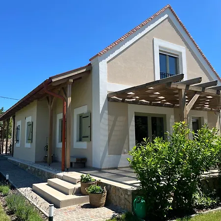 Apartahotel Macskalepcsos Boutique 3*